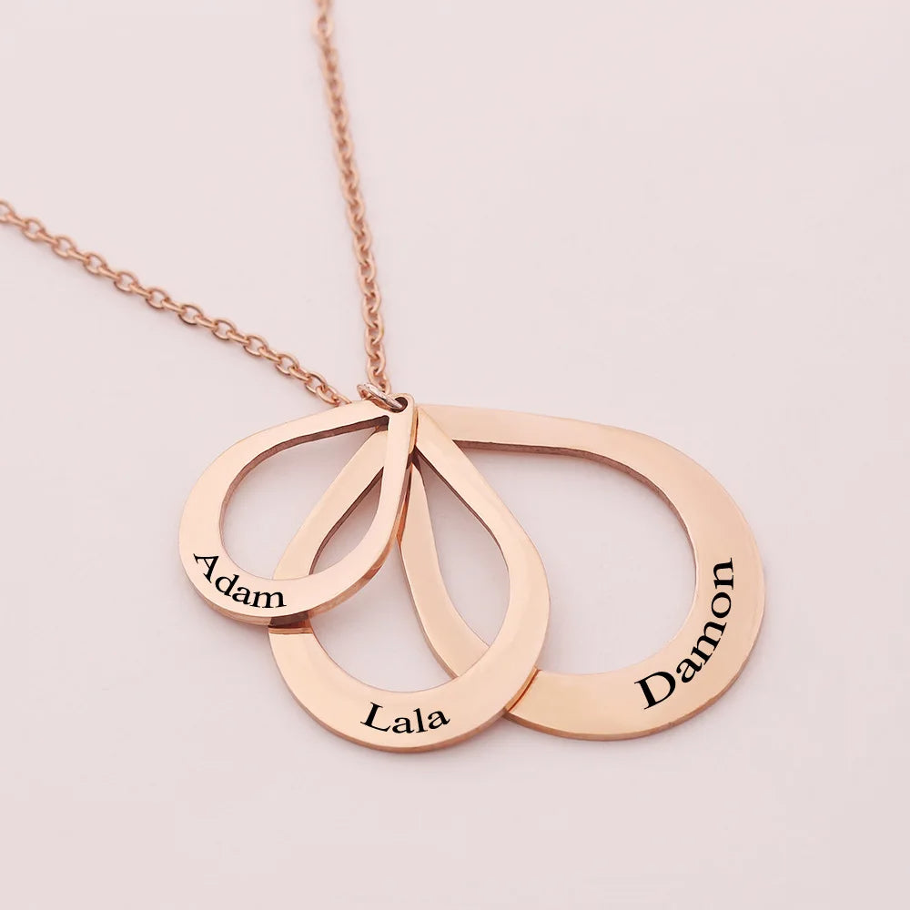 PRINCESS JEWELRY® Collana con Pendente a forma di Goccia Personalizzata con Nomi in Acciaio Inossidabile Placcato Oro 18 Kt (3 colori)